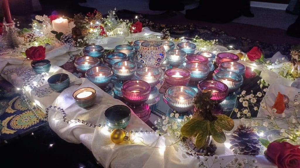 winter solstice party altar candles 02